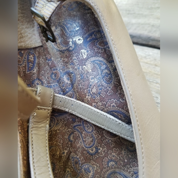 Size 9 Dance Shoes Capezio Ballet Ladies Leather Grey - Picture 4 of 9